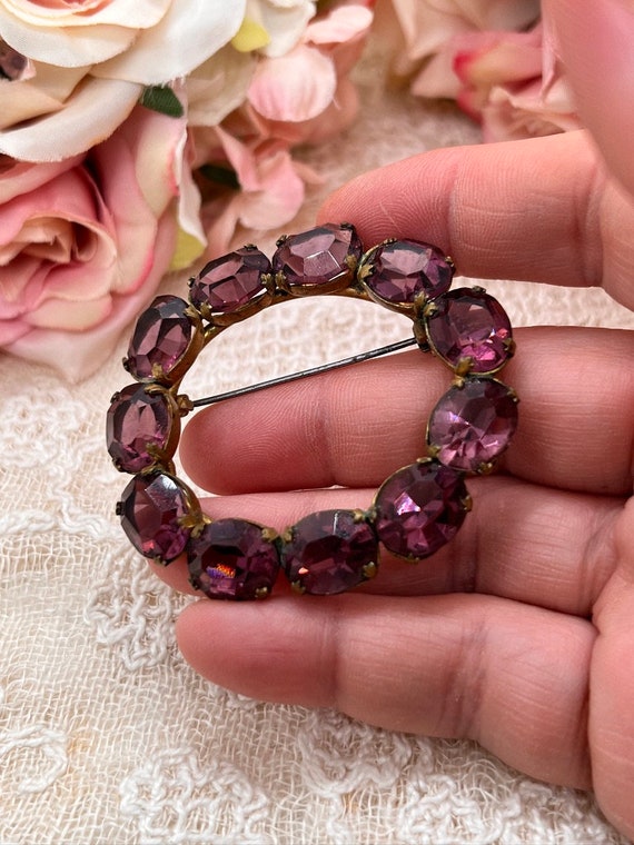 Vintage Brooch Amethyst Colored Glass Gold Toned … - image 5