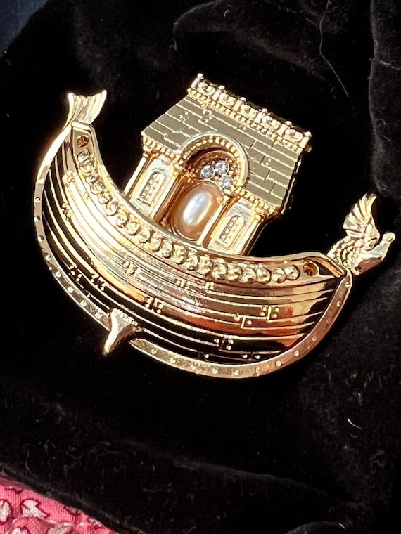 Vintage Edward Berebi Noahs Ark Pin Collectible