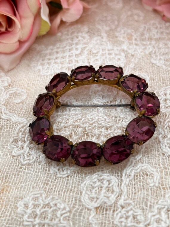Vintage Brooch Amethyst Colored Glass Gold Toned … - image 3