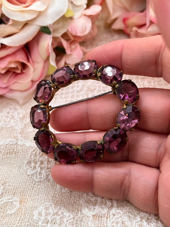 Vintage Brooch Amethyst Colored Glass Gold Toned … - image 2