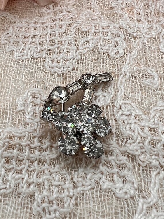 Vintage Crystal Flower Pin Faceted Baguettes Clea… - image 3