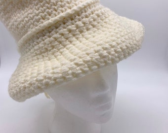 Hat 1960s Cream White Hand Knit Hat Super Stylish Pom Poms