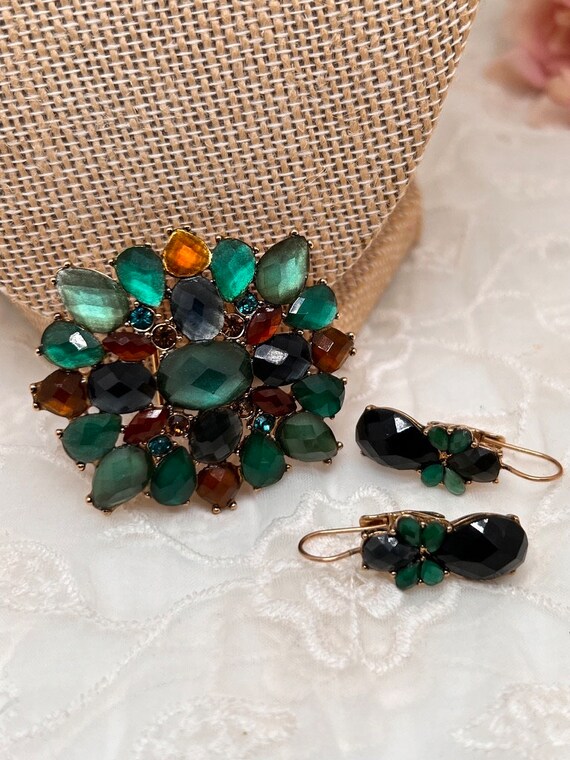 Vintage Pin and Earrings Faceted Green Blue Brown… - image 3