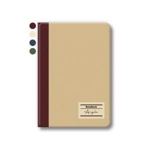 Può includere: Un taccuino beige con dorso bordeaux e un'etichetta con la scritta "Notebook Angela". Il taccuino ha un design semplice e minimalista. Ci sono quattro campioni di colore sul lato sinistro del taccuino.