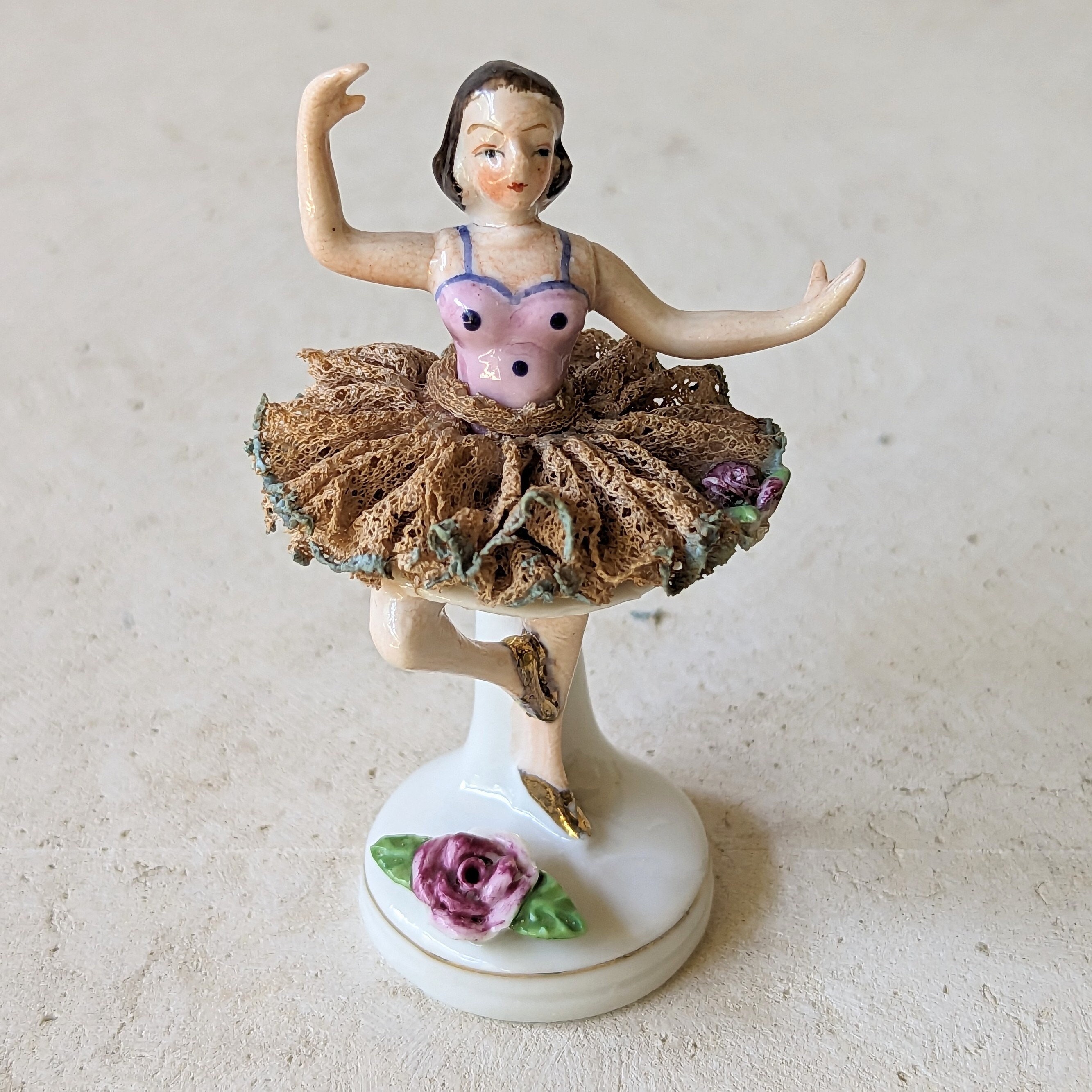 Porcelain Ballerina Tulle Lace Skirt, Ballerina Figurine Made in Occupied Japan, Dresden Like Skirt, Collectible Figurine, Gold Accents - Etsy Porcelain Ballerina Tulle Lace Skirt, Ballerina Figurine Made in Occupied Japan, Dresden Like Skirt, Collectible Figurine, Gold Accents - Etsy