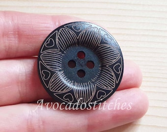 RETRO FLOWER BLACK / 35mm 40mm / Set of 2 buttons / Wooden Buttons / Sewing Buttons