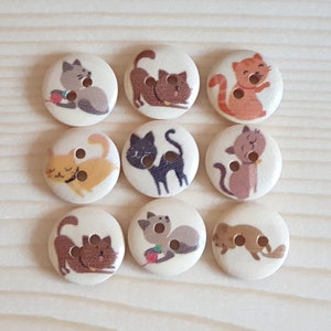 PLAYFUL CATS / 15mm / Wooden Buttons / Sewing Buttons