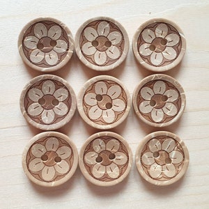 COCO DAISY / 13-18mm / Set of 8 buttons / Coconut Buttons / Sewing Buttons