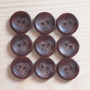 AvoDesigns THE THREE SISTERS / Brown 2-Hole Wooden Buttons / 20mm (Set of 6)