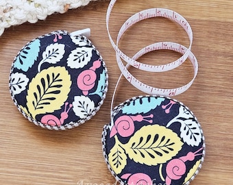 Clearance // NALU Retractable Measuring Tape / Knitting Crochet Sewing Crafting Notions Tools