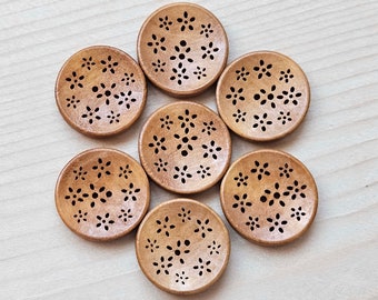 LITTLE FLOWERS / 20mm /  Set of 6 buttons / Wooden Filigree Buttons / Flower Buttons / Sewing Buttons