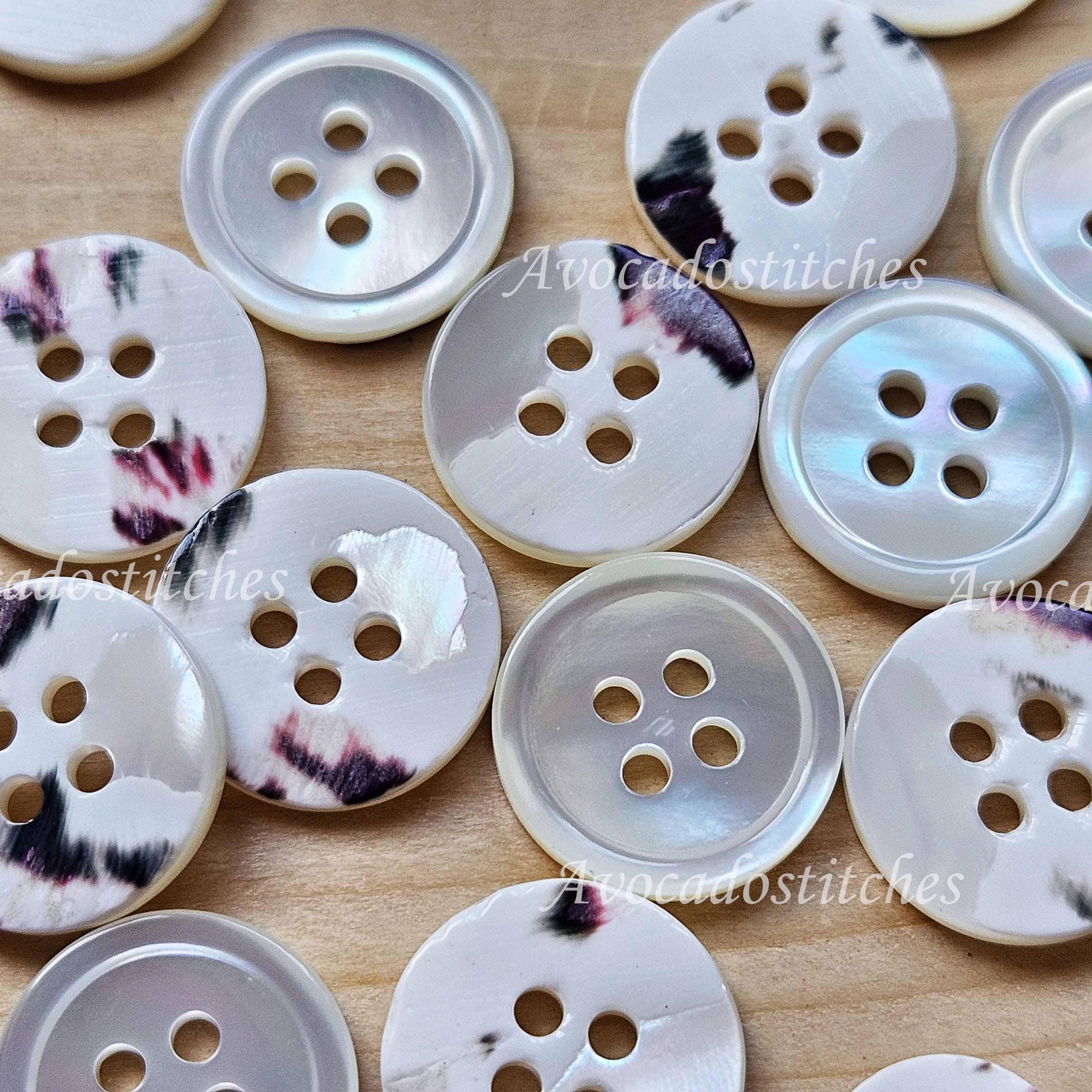TROCHUS Seashell Buttons / 11.5-15mm - 6 buttons / Natural Seashell Buttons / Sewing Buttons