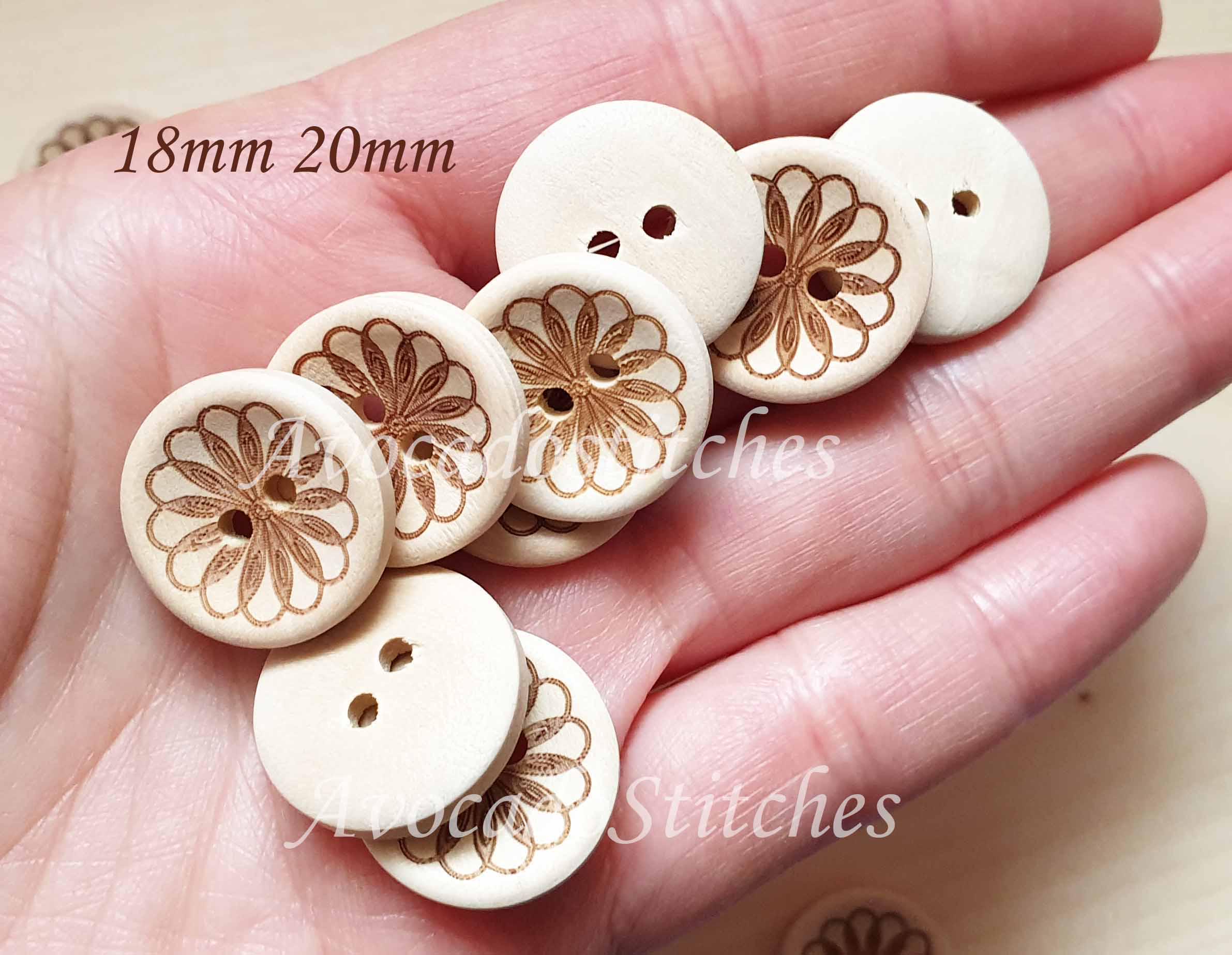 小物 OVOD Avodesigns SIMPLY FLOWER / Unvarnished 2-hole Wooden Buttons