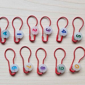 RAINBOW BEADS Numbered Bulb Pins Stitch Marker Set 11 pcs Row Counter Markers / Bulb Pins / Crochet Knitting Red