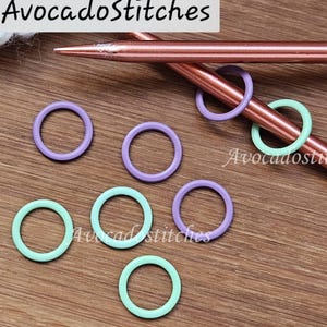 Clearance // PASTEL CIRCLES Stitch Markers / 8 pcs / Metal Alloy Stitch Markers / Knitting Stitch Markers / Notions
