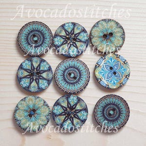 EMERALD KALEIDOSCOPE / 15-25mm / 8 buttons / Wooden Buttons / Sewing Buttons