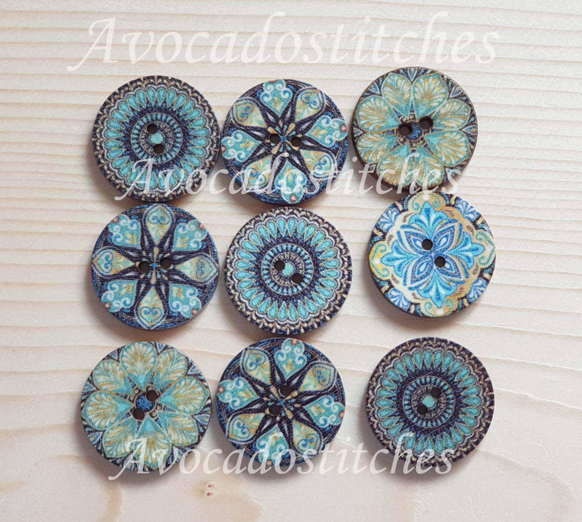 EMERALD KALEIDOSCOPE / 15-25mm / 8 buttons / Wooden Buttons / Sewing Buttons