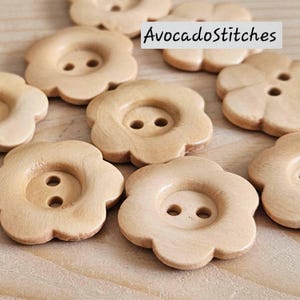VINTAGE FLOWER 2-HOLE Beige Cream / 15-25mm / Set of 6 buttons / Wooden Buttons / Sewing Buttons