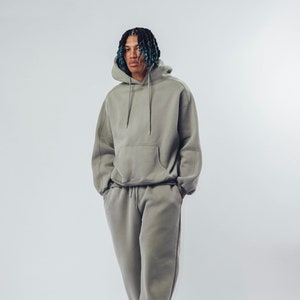 Unisex Sage Green Fleece Sweatsuit: Streetwear Hoodie & Joggers