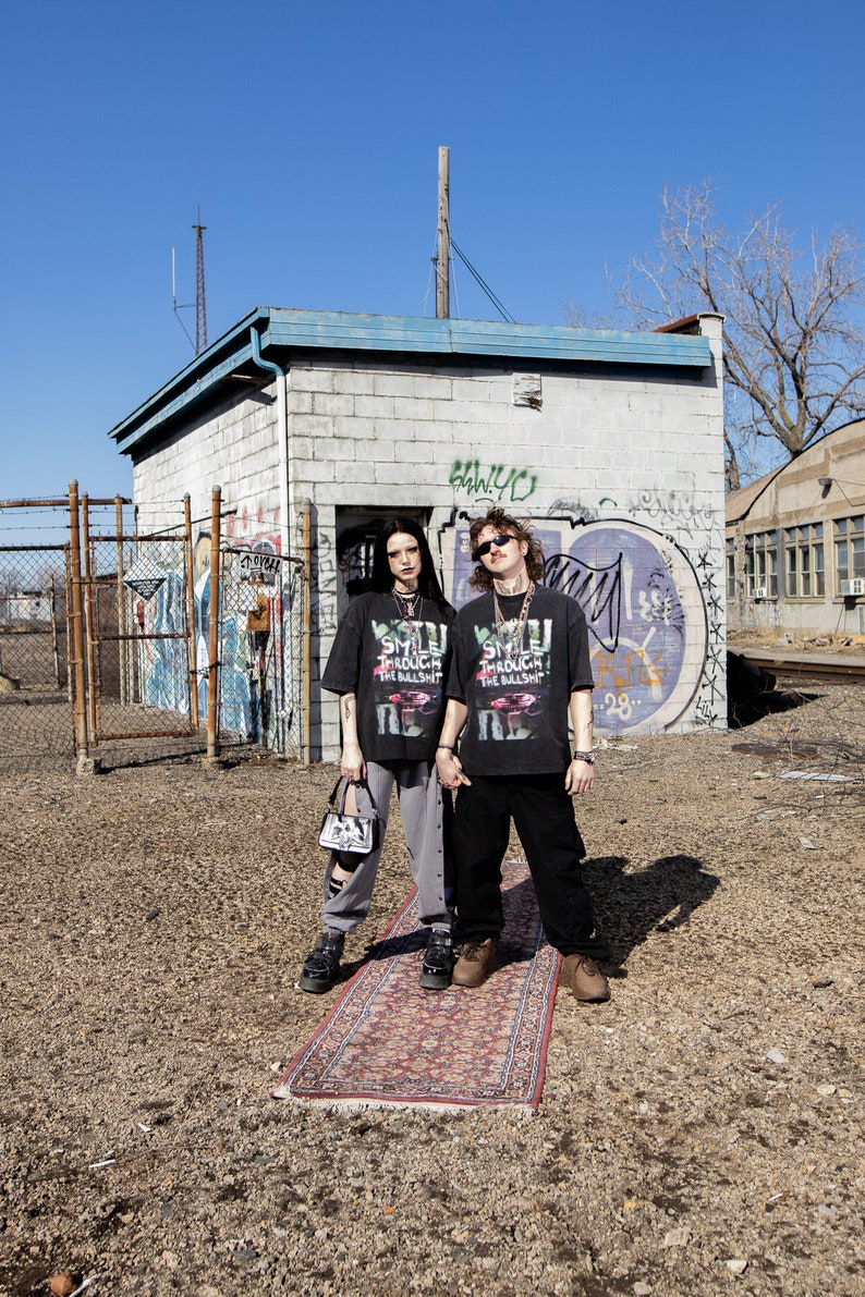Heavyweight Cotton Graphic Tee: Vintage Wash Streetwear T-Shirt image 9