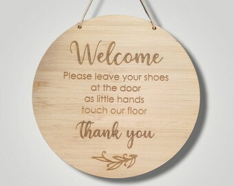 Please leave your shoes at the door | Little hands touch the floor | Door sign | Remove shoes | Front door sign | Take your shoes off