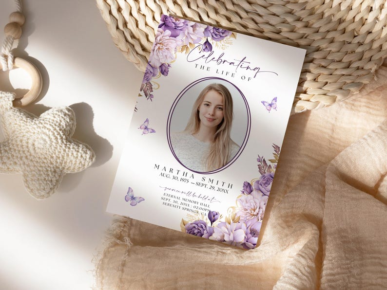 Puede incluir: Una tarjeta de memoria blanca con un dise&ntilde;o floral morado y una foto de una mujer. El texto dice "Celebrating the Life of Martha Smith Aug. 30, 1975 - Sept. 29, 20XX You will be missed Eternal Memory Hall Sept. 30, 20XX 02:00PM Serenity Springs, CA"