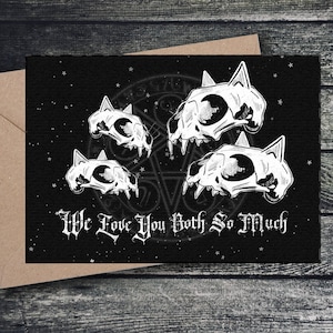 Gótico dos tarjeta del día de la madre "Te queremos tanto" Cráneos de gato gótico saludos personalizados personalizados mamás negras cráneo LGBT gatos 2 niños