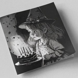 Kleine Hexe Geburtstagskarte Kuchen Schwarz Weiß Skizzenhaft Kunstwerk Niedlich Magisch Magisch Dunkel Gothic Goth Spooky Witchy Geburtstag Individuell Personalisiert