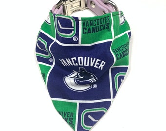 Bandana pour animal de compagnie des Canucks de Vancouver de la LNH | Bandana pour chien | Bandana chat | Bandana pour animal de compagnie de la LNH | Accessoires pour animaux de compagnie | Vêtements pour animaux de compagnie | Fournitures pour animaux de compagnie