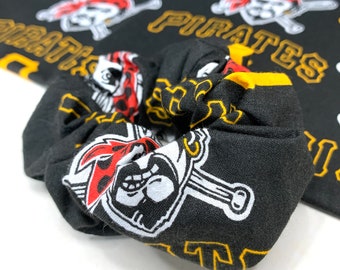 2 BRAND NEW Pirate Skull Cross Bone Hair Scrunchies 2 BRAND NEW Pirate Skull Cross Bone Hair Scrunchies