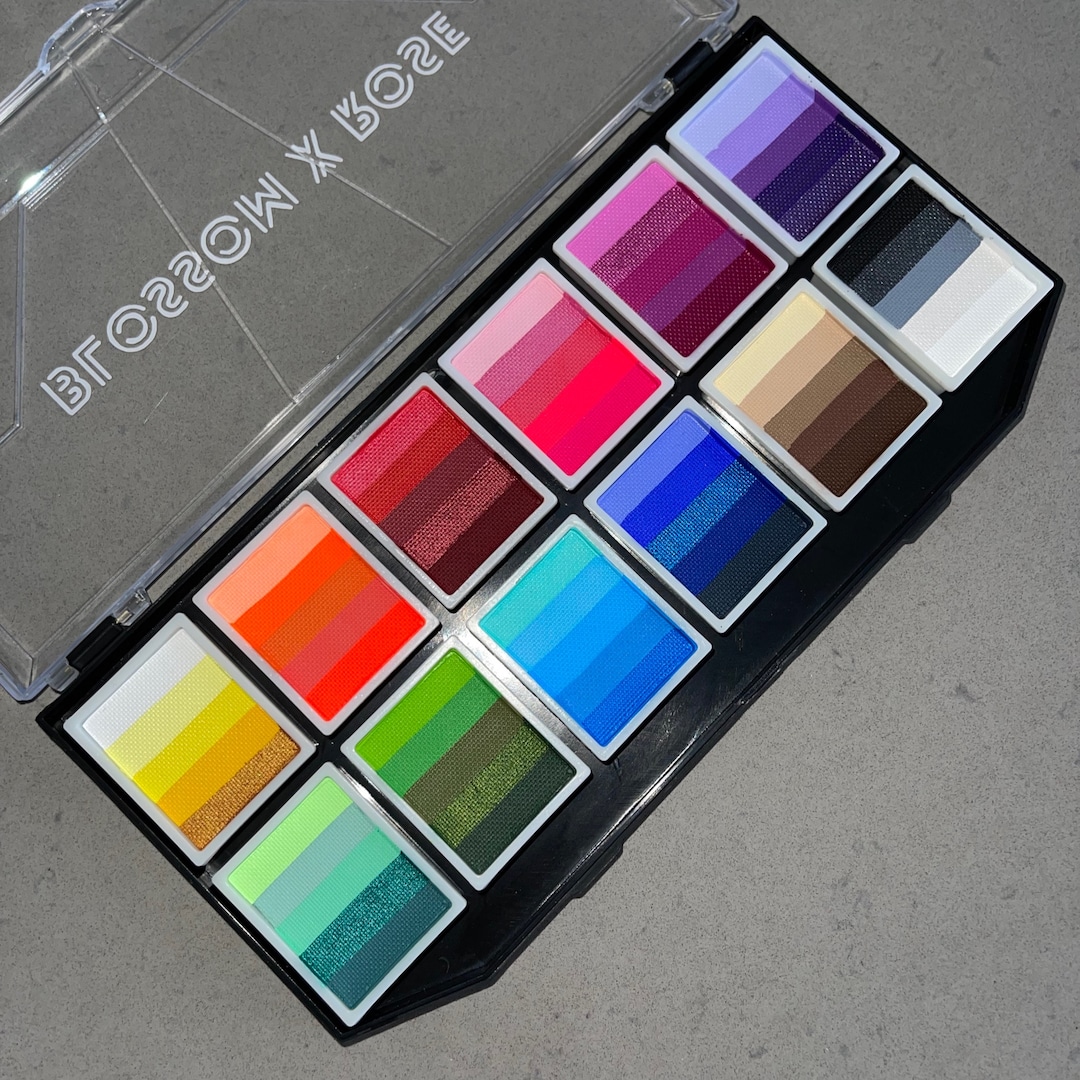Build a water activated palette with me! #graphiceyeliner #eyeliner  #cosplaymakeup #eyelinermakeup 