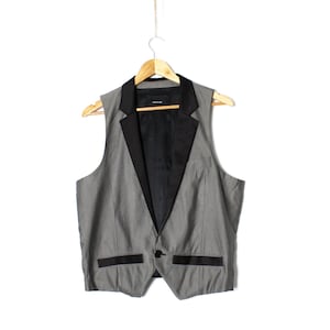 Men&#39;s grey tuxedo vest, Vintage 00&#39;s suit formal waistcoat classic button up / size Medium
