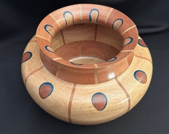 Gran jarrón de madera torneado segmentado - Roble, Sipo y Jatoba - Incrustaciones de resina azul - Artesanía
