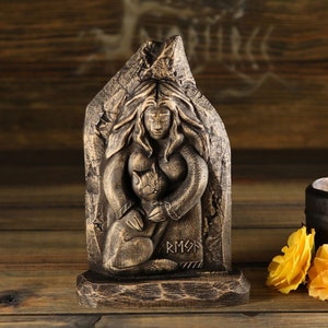 Freya, Freya statue, Goddess statue, Wiccan decor Wooden statue Norse mythology Viking decor Asatru Celtic goddess Goddess figurine