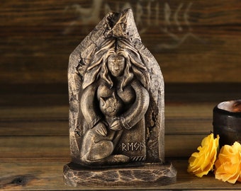 Freya Statue: Wooden Norse Goddess Altar Decor
