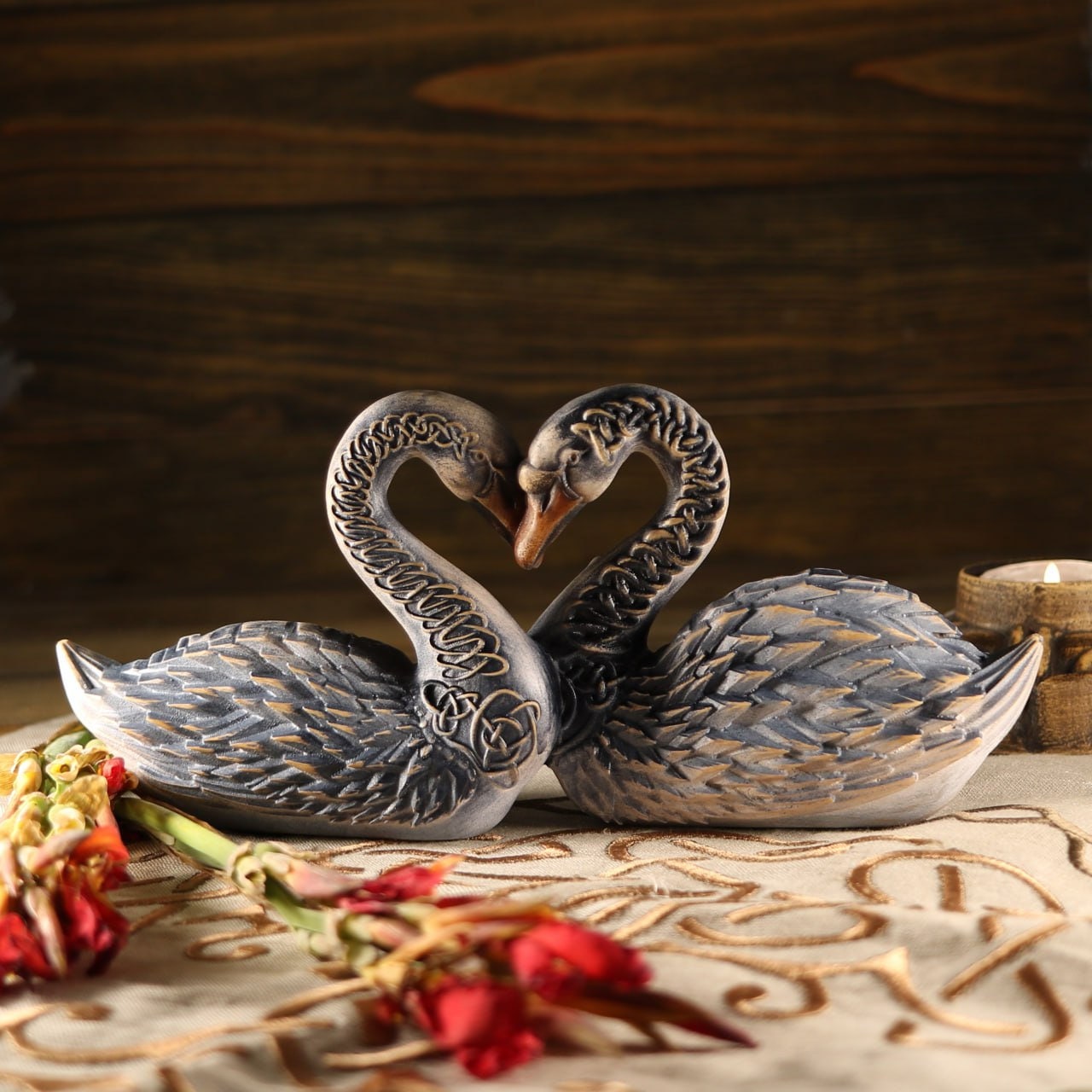 Carved Wooden Swan Statue Pair: Ash Tree Sculpture, Elegant Home