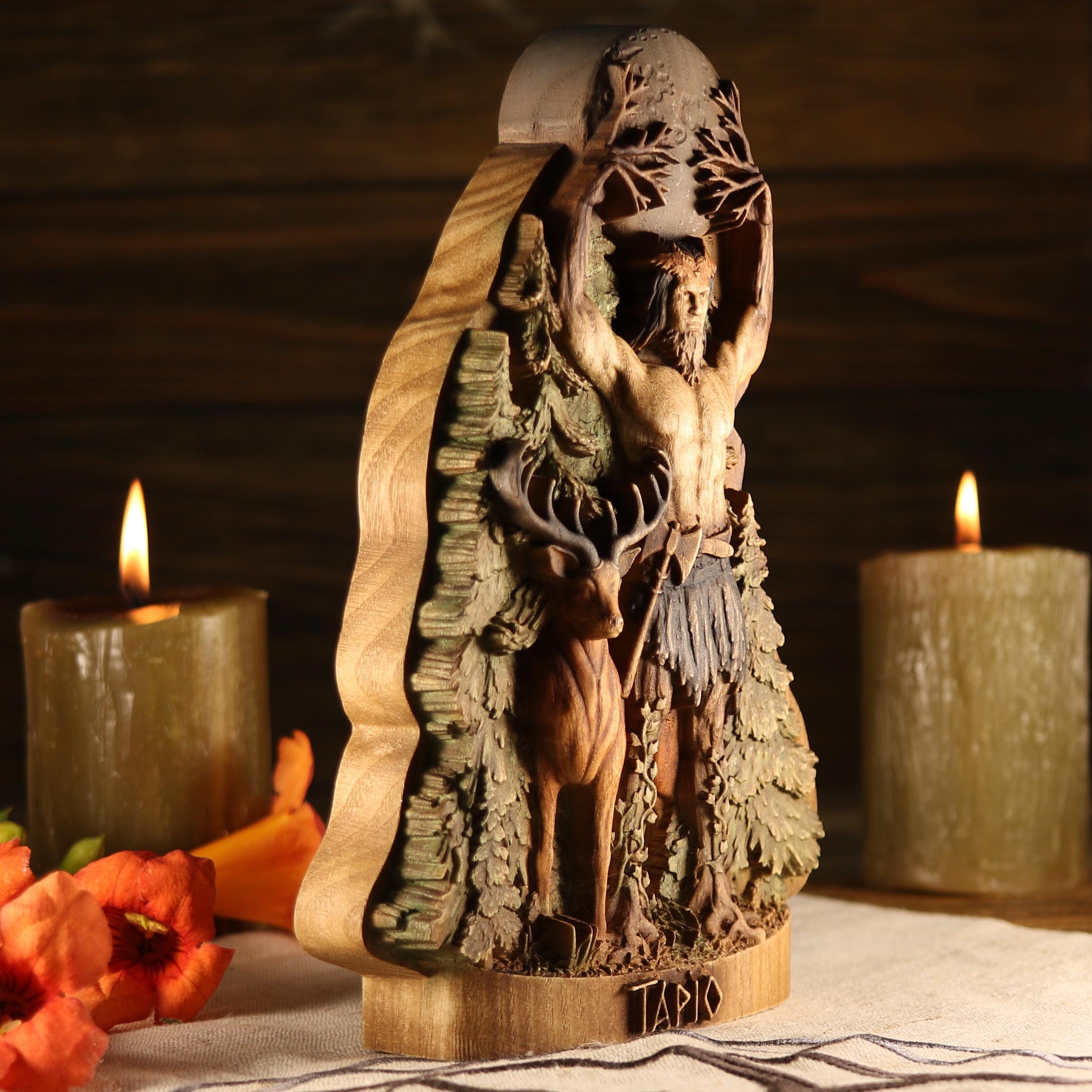 タピオの森の神像：フィンランドの木彫り、異教の装飾 - Etsy 日本