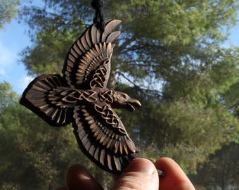 Pendentif corbeau celtique Charm sculpture sur bois : Amulette païenne nordique Huginn Muninn, mythologie du noeud celtique