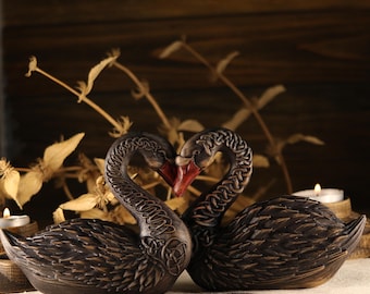 木彫りの黒鳥の像：トネリコの木の白鳥の装飾 - Etsy 日本