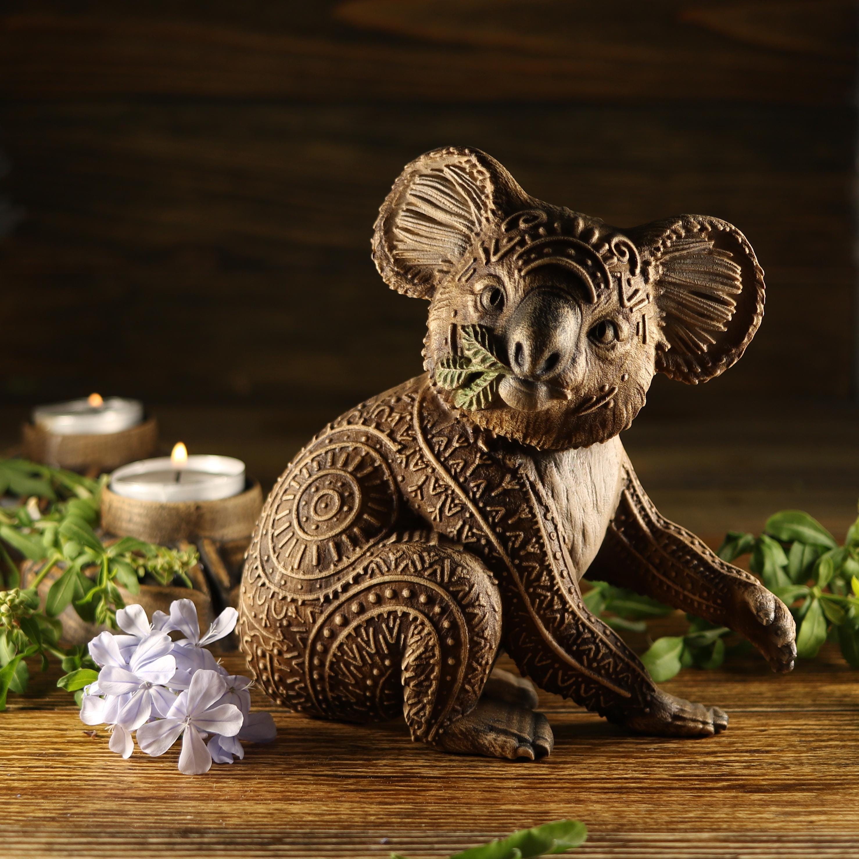 コアラの置物：オーストラリアの動物の木彫り - Etsy 日本