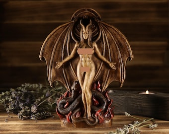 Lilith Statue: Wooden Altar Decor, Mesopotamian Goddess