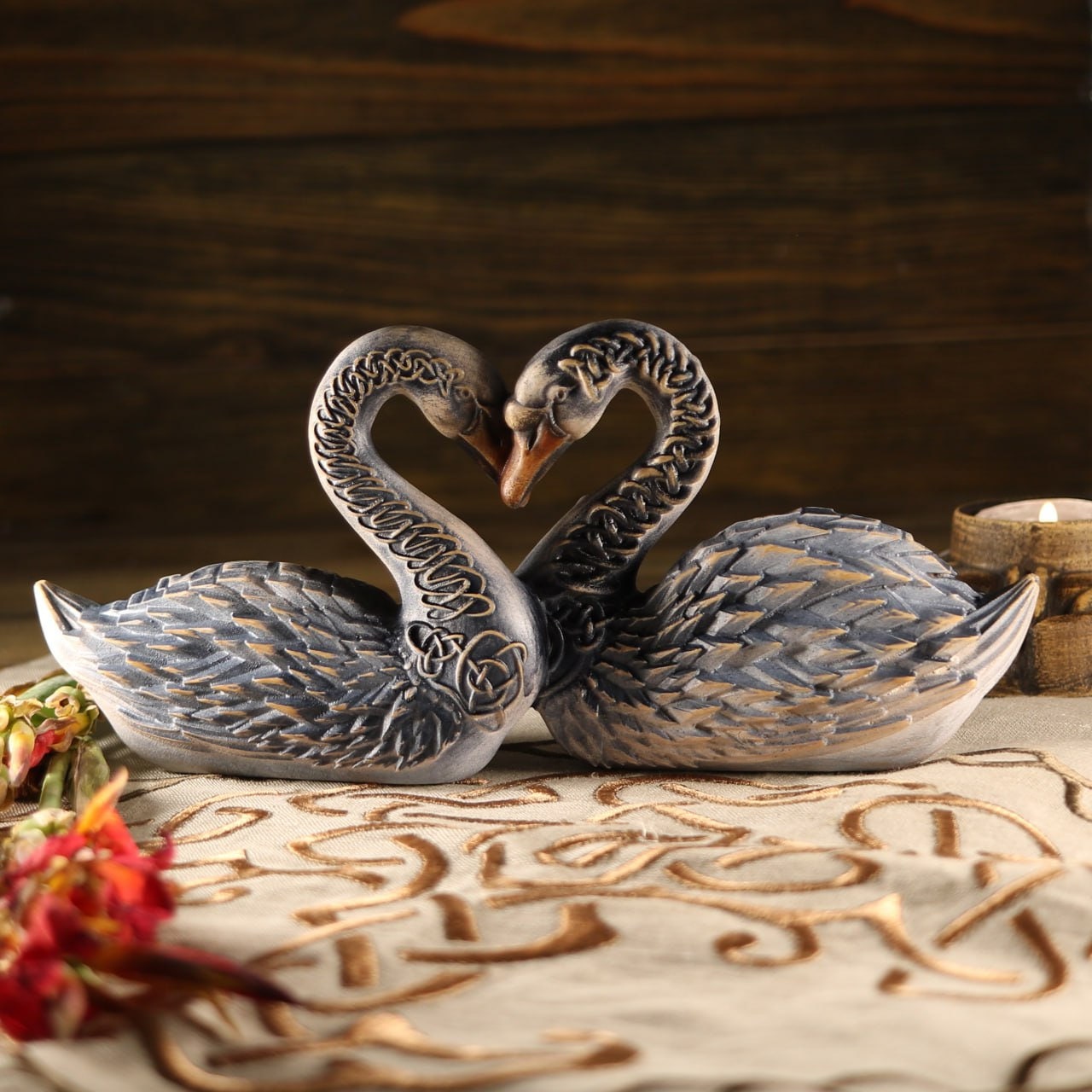 Carved Wooden Swan Statue Pair: Ash Tree Sculpture, Elegant Home
