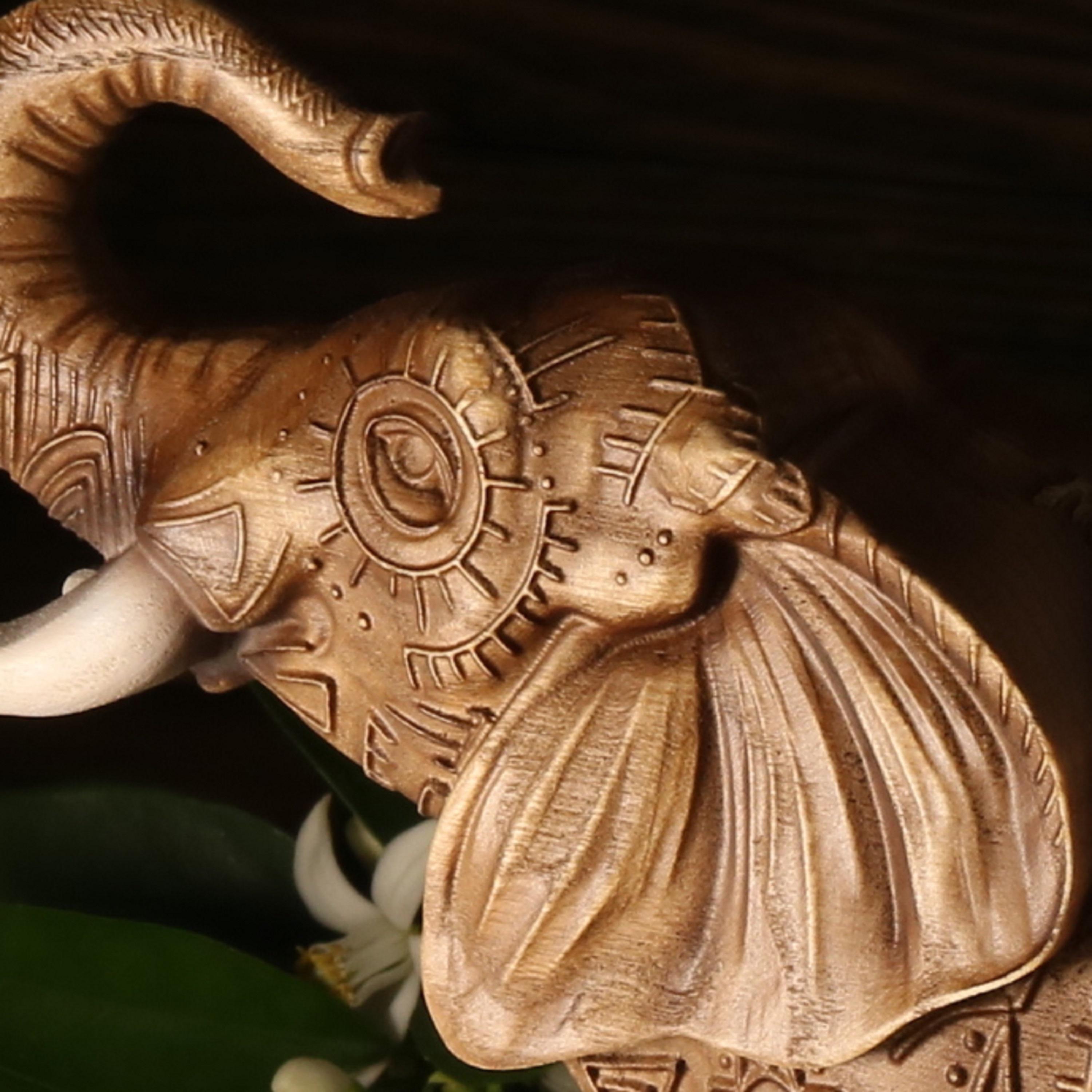 木彫りの象の置物：アフリカの装飾美術 - Etsy 日本