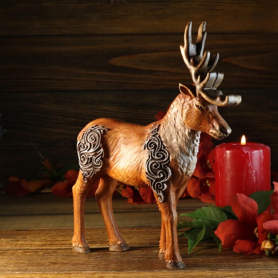 Statuetta Decorativa Renna Con Ghirlanda Decorazione Natalizia In Resi