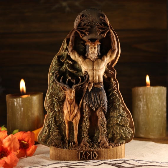 タピオの森の神像：フィンランドの木彫り、異教の装飾 - Etsy 日本