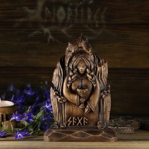 Goddess Saga Wooden goddess statue Goddess figurine Frigga Freya statue Goddess statue Norse pagan Wood carving Norse mythology Mini statues