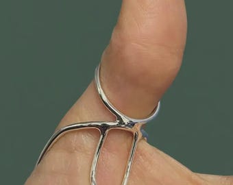 Abstract Geometric Thumb Ring – Adjustable Silver Alloy