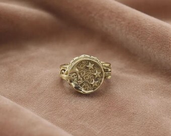 Gold Poison Ring, Vintage Locket Ring, Secret Compartment Ring, Victorian Style Ring, Antique Inspired Jewelry Gift for Her