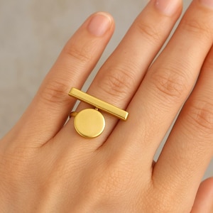 Minimalist Geometric Gold Statement Ring for Women, Adjustable Modern Bar and Disc Design, Open Gold Ring, Cuff Ring Gold, Adjustable Ring