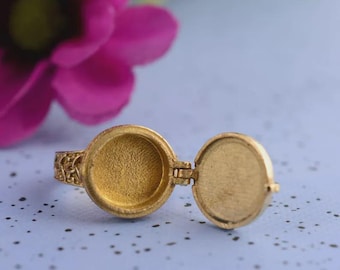 Pentacle Ring, Poison Box Ring, Gothic Statement Ring, Vintage Gold Tone Ring, Witchy Jewelry, Unique Boho Ring
